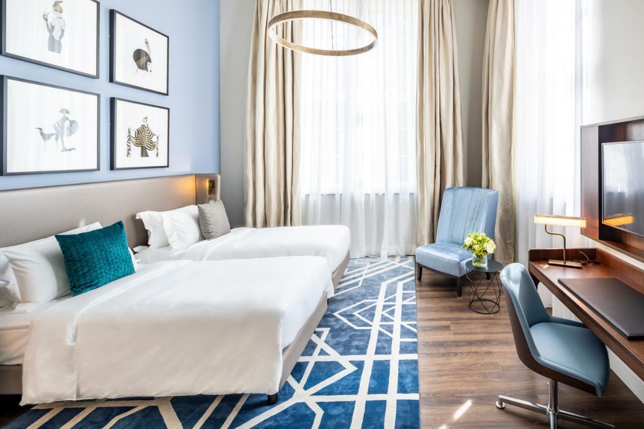 Twin Executive Suite,828534878:JPEG